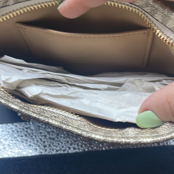 Michael Kors belt purse - Picture 5 of 7